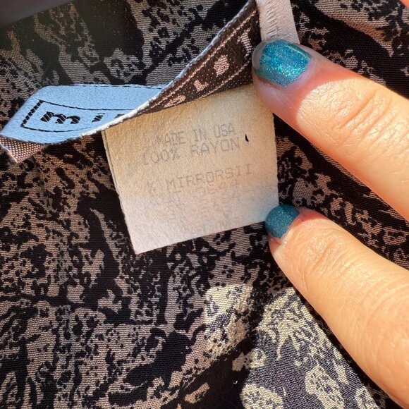 Vintage Dress 80s does 40s Abstract Print Long Sleeve Draped Dress Dark Print - Picture 7 of 12